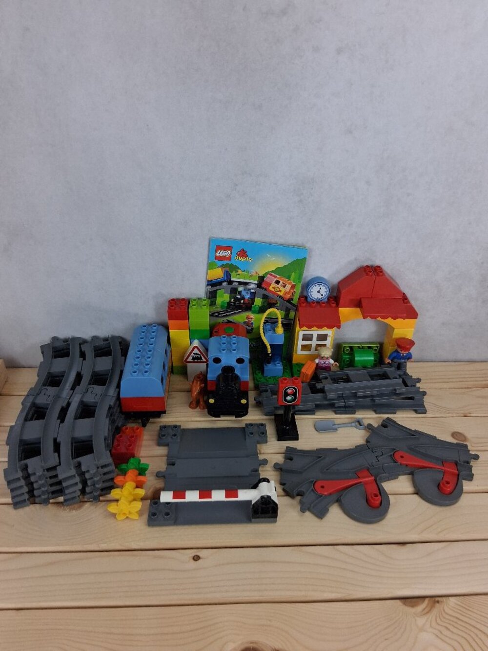 Lego Duplo 10506 + 10507 Complete sets+Spare DUPLO Bricks  Includes Instructions
